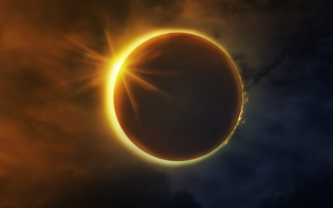 Solar Eclipse: Internal Reflection & Expansion